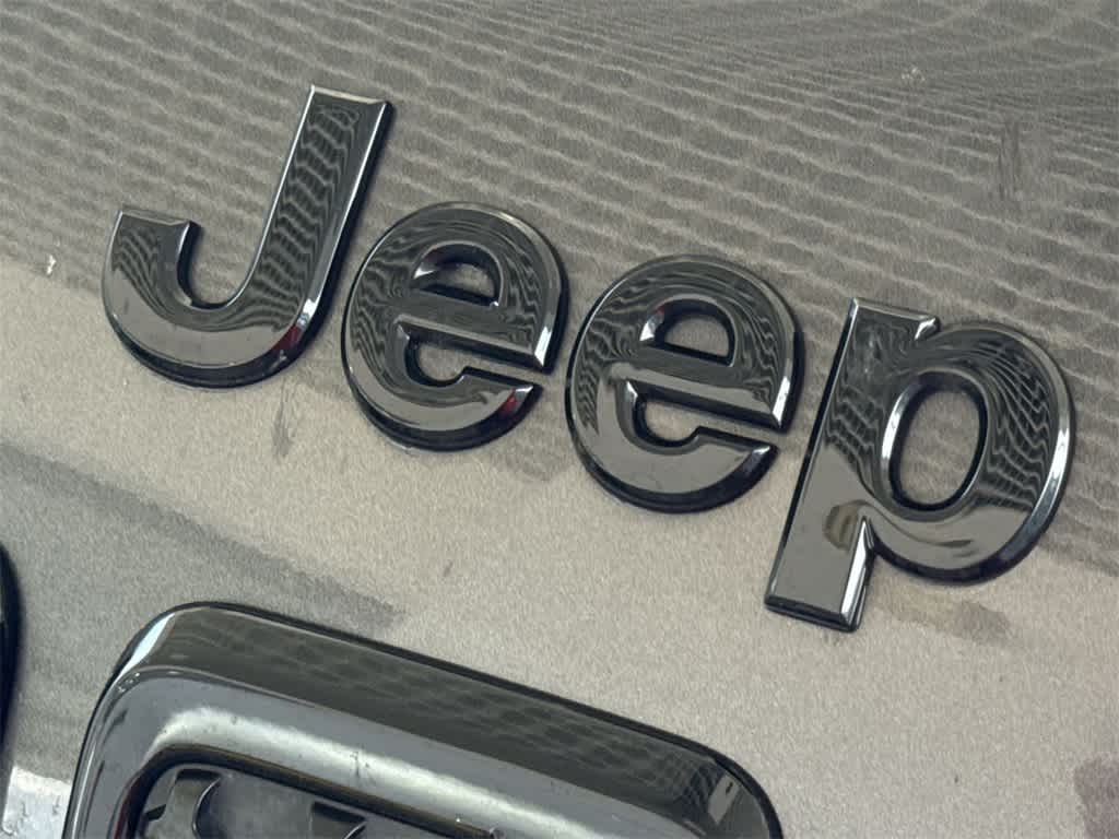 Thumbnail: 2023 Jeep Cherokee - 7