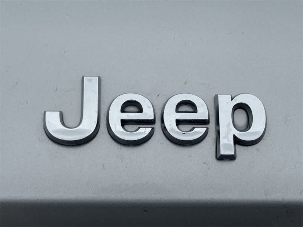 Thumbnail: 2023 Jeep Grand Cherokee L - 8
