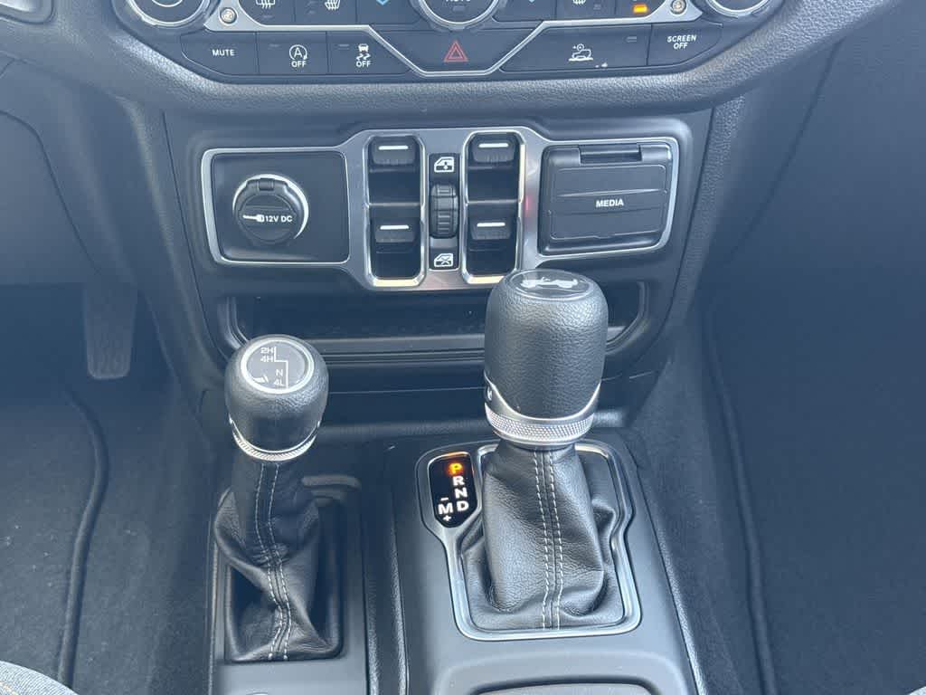 Thumbnail: 2025 Jeep Wrangler - 16