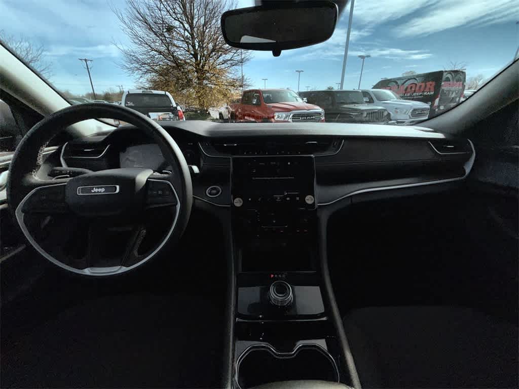 Thumbnail: 2023 Jeep Grand Cherokee L - 16