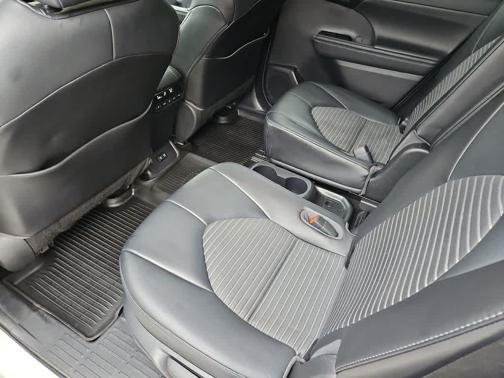 Thumbnail: 2021 Toyota Highlander - 19