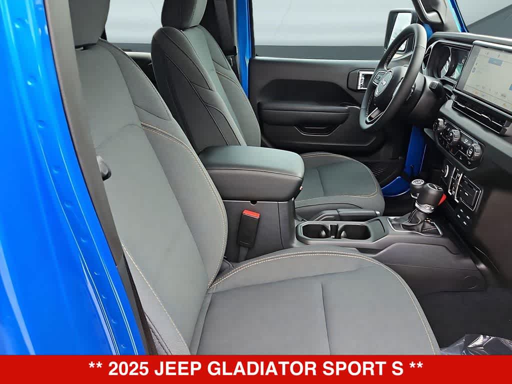 Thumbnail: 2025 Jeep Gladiator - 24