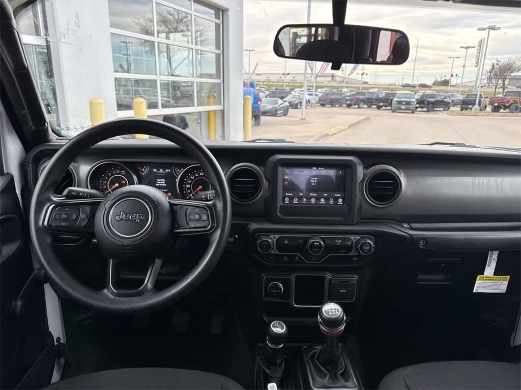 Thumbnail: 2023 Jeep Gladiator - 14