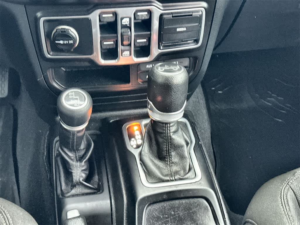 Thumbnail: 2018 Jeep Wrangler - 17