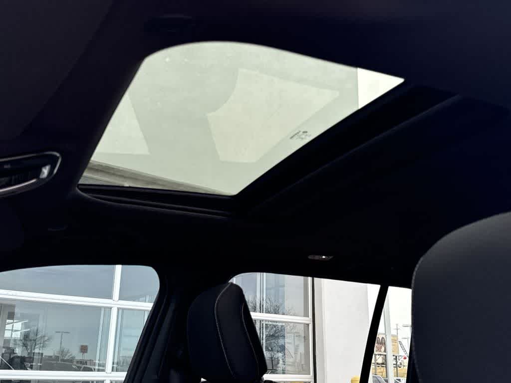 Thumbnail: 2025 Jeep Grand Cherokee - 24