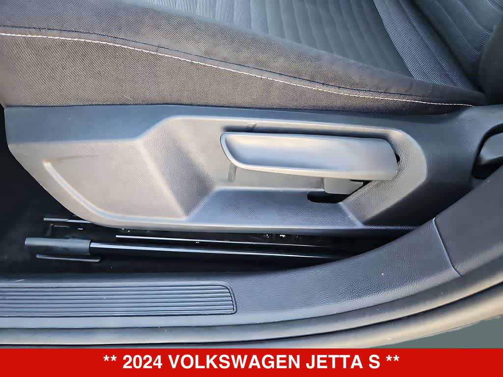 Thumbnail: 2024 Volkswagen Jetta - 17
