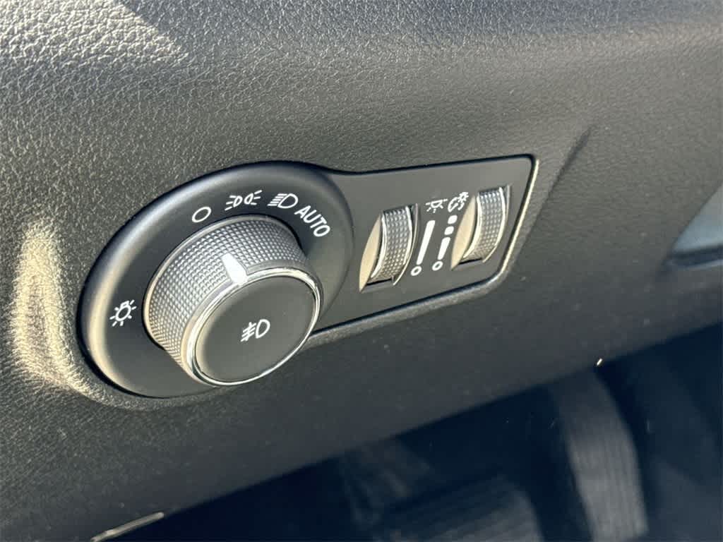 Thumbnail: 2022 Jeep Compass - 25