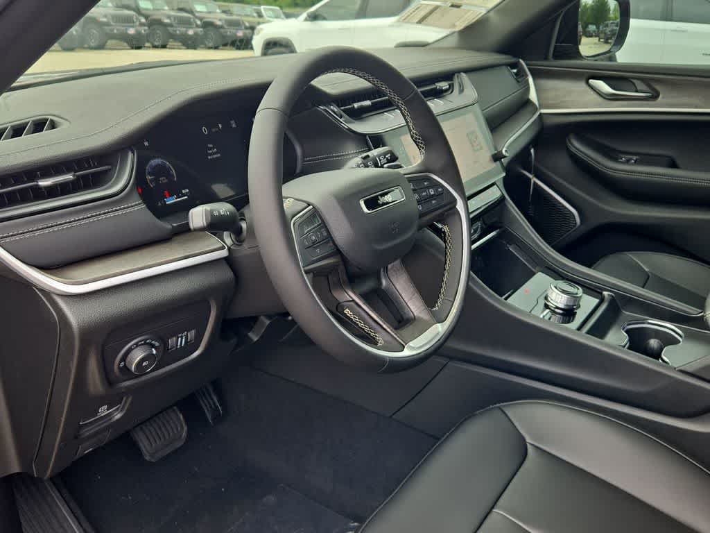 Thumbnail: 2026 Jeep Grand Cherokee L - 10