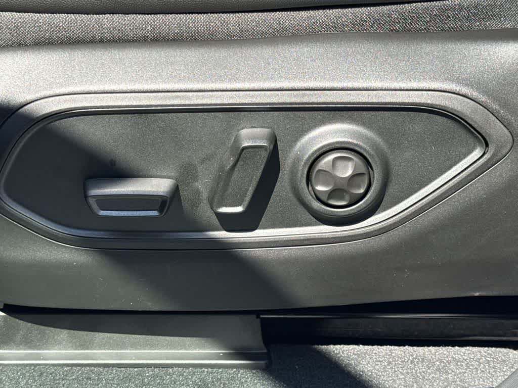 Thumbnail: 2025 Jeep Grand Cherokee L - 25