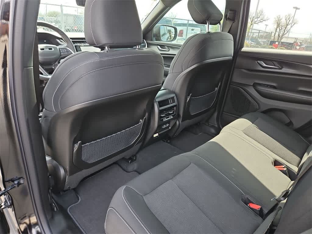 Thumbnail: 2026 Jeep Grand Cherokee - 18