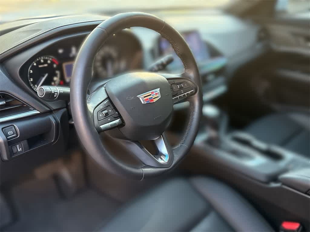 Thumbnail: 2023 Cadillac CT4 - 2