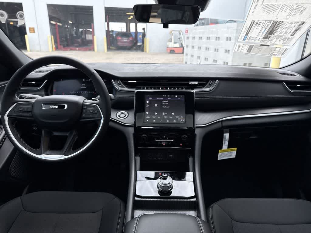 Thumbnail: 2025 Jeep Grand Cherokee - 15