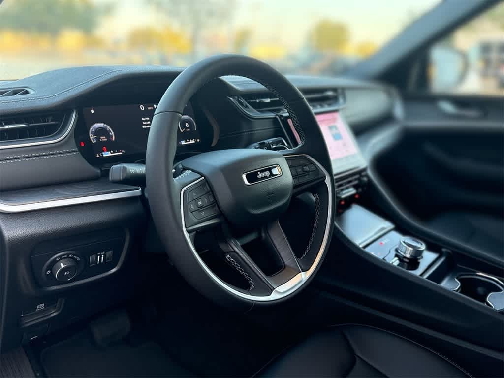 Thumbnail: 2025 Jeep Grand Cherokee - 2