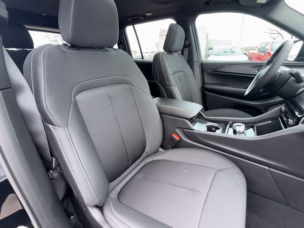 Thumbnail: 2025 Jeep Grand Cherokee - 14