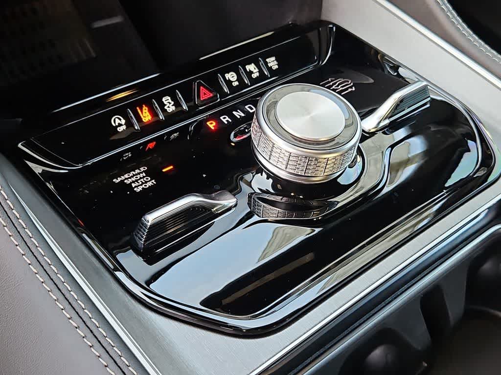 Thumbnail: 2026 Jeep Grand Wagoneer - 35