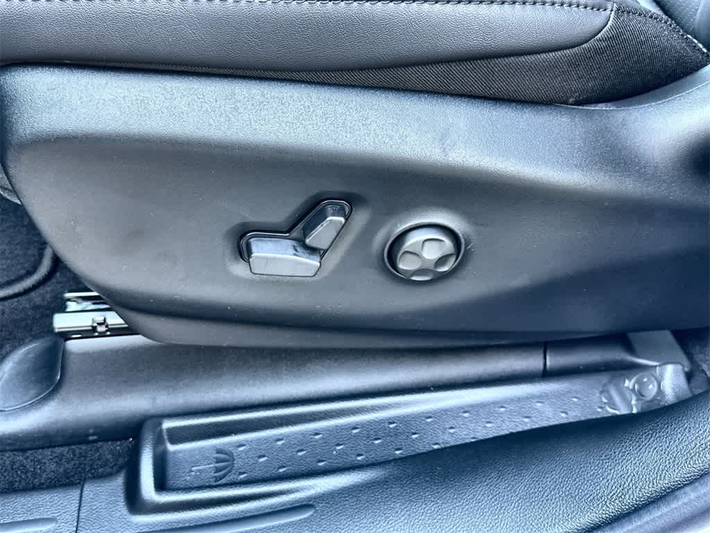 Thumbnail: 2026 Chrysler Pacifica - 16