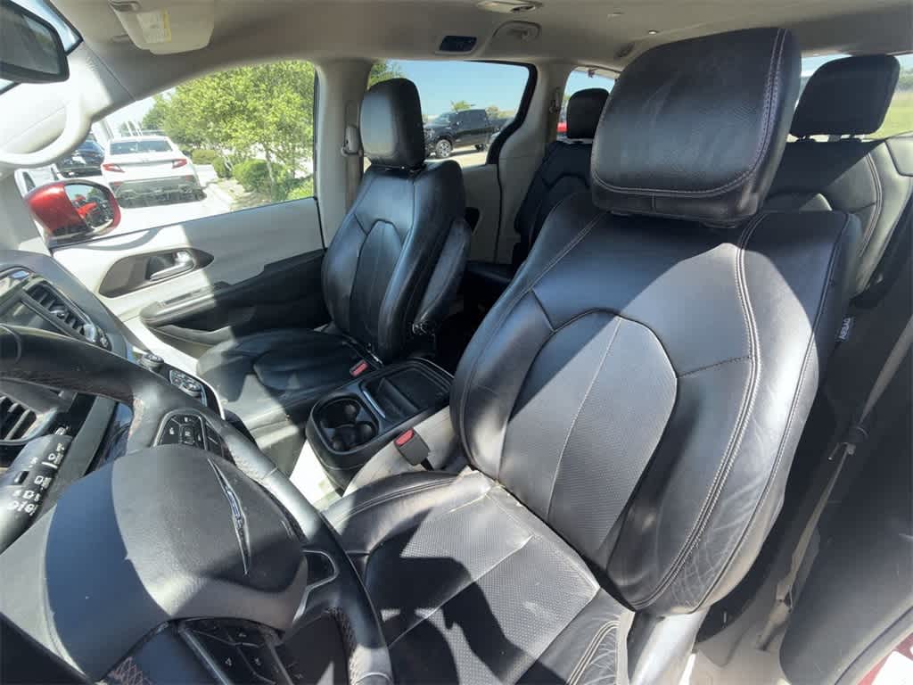 Thumbnail: 2018 Chrysler Pacifica - 13