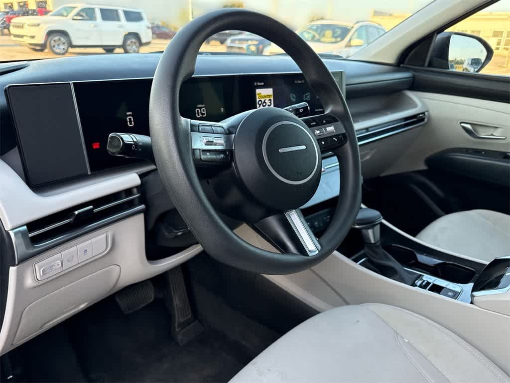 2025 Hyundai Tucson SEL photo 2