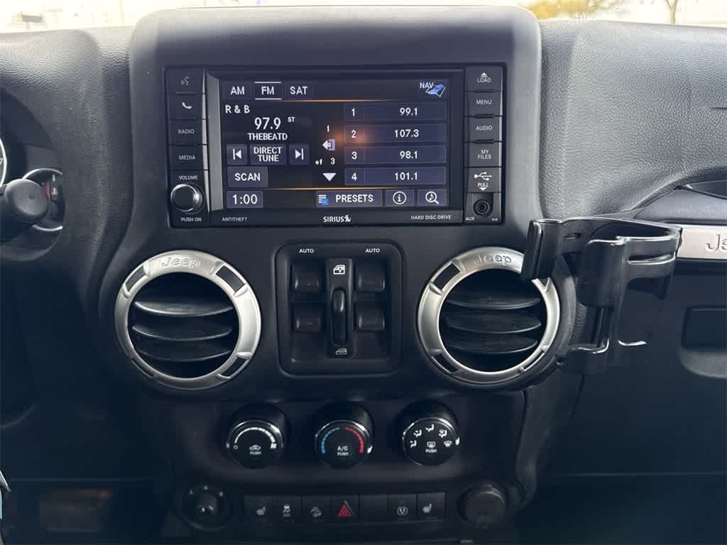 Thumbnail: 2018 Jeep Wrangler - 16