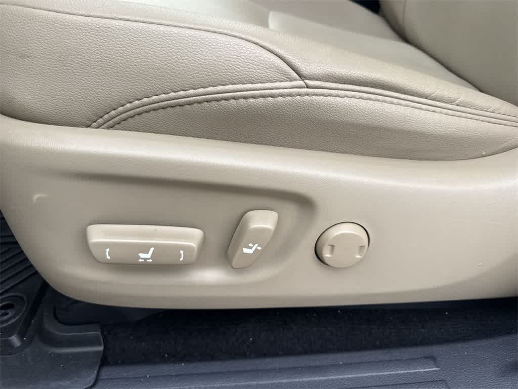 Thumbnail: 2022 Toyota 4Runner - 25