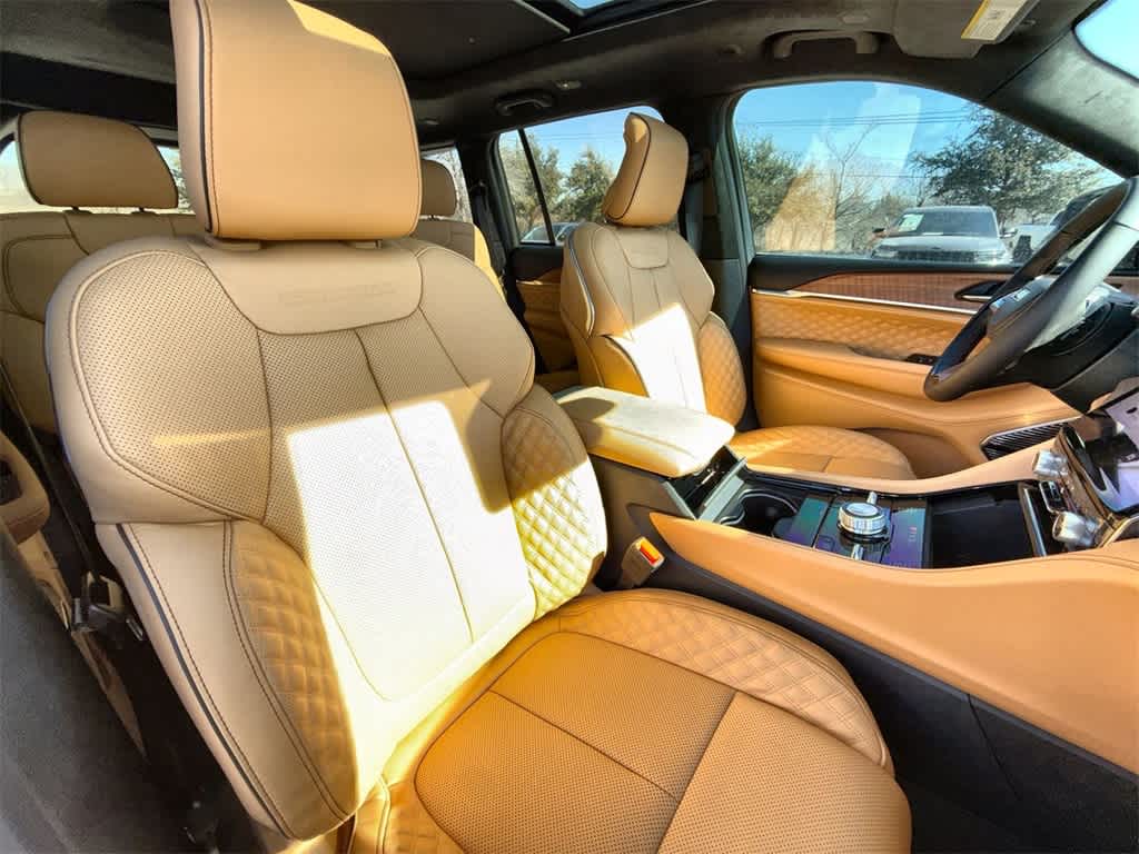 Thumbnail: 2025 Jeep Grand Cherokee - 14