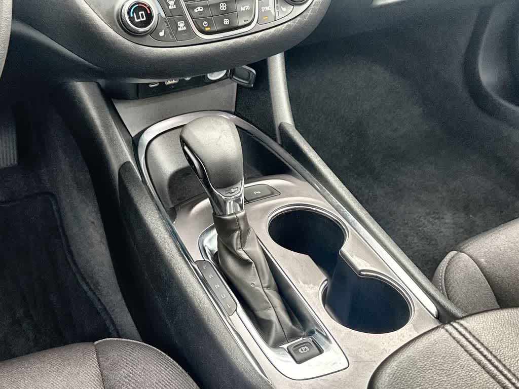 Thumbnail: 2024 Chevrolet Malibu - 19