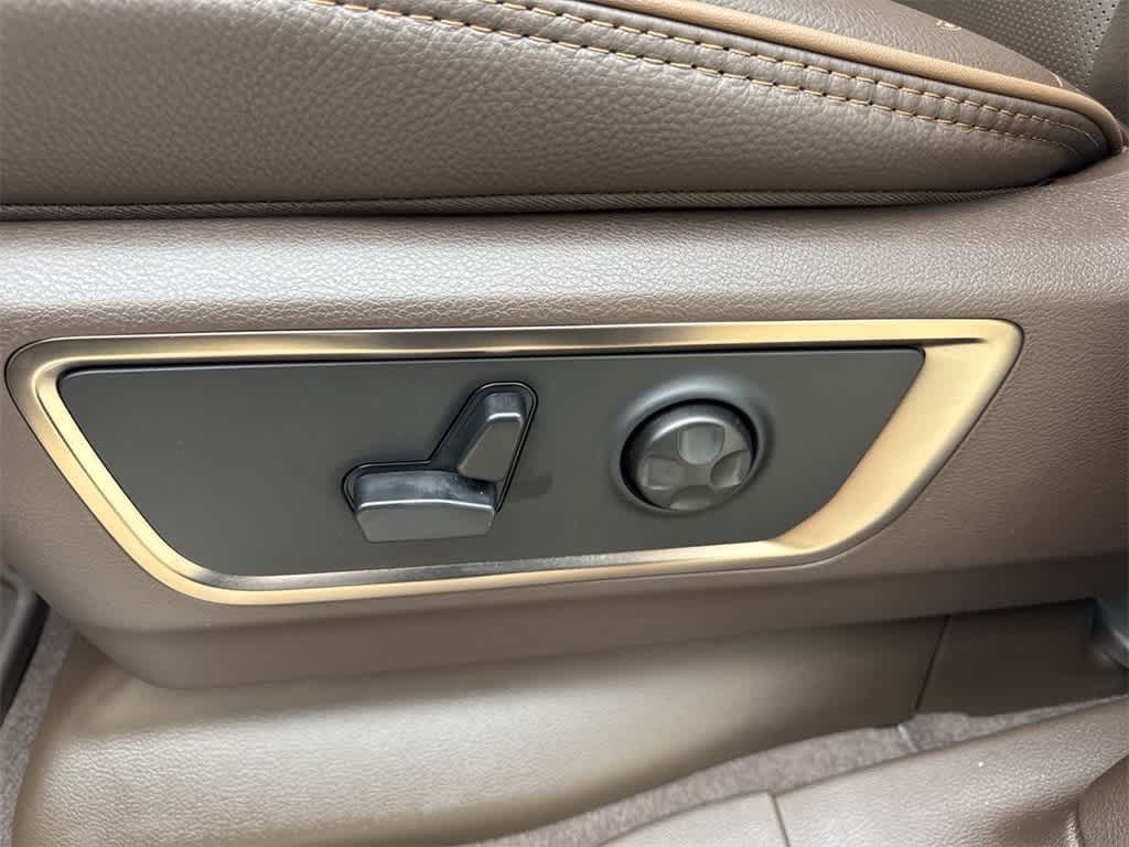 Thumbnail: 2026 RAM 1500 - 25