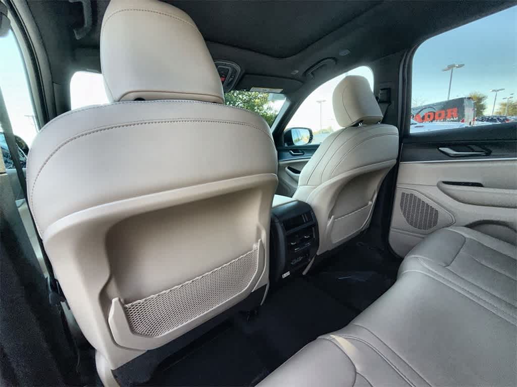 Thumbnail: 2025 Jeep Grand Cherokee - 11