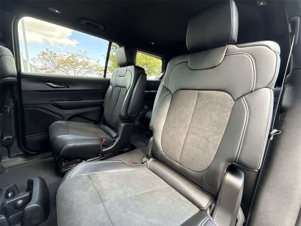 Thumbnail: 2025 Jeep Grand Cherokee L - 12