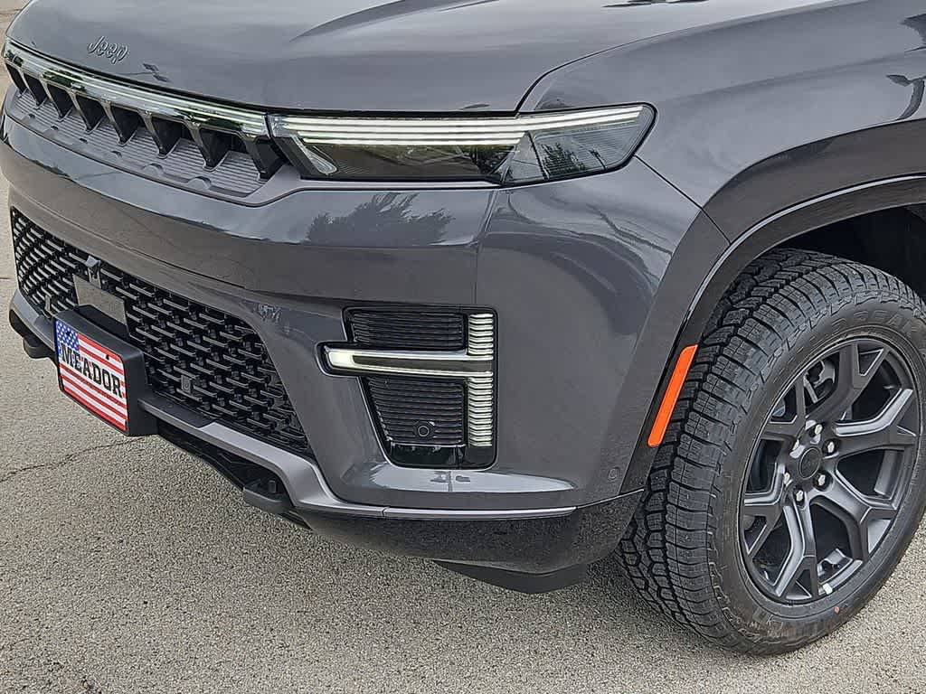 Thumbnail: 2026 Jeep Grand Wagoneer - 11