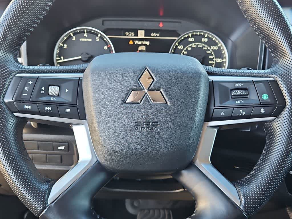 Thumbnail: 2024 Mitsubishi Outlander - 25