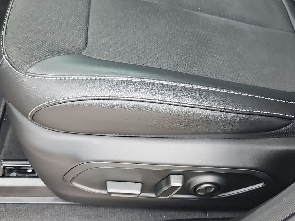 Thumbnail: 2026 Jeep Grand Cherokee - 18