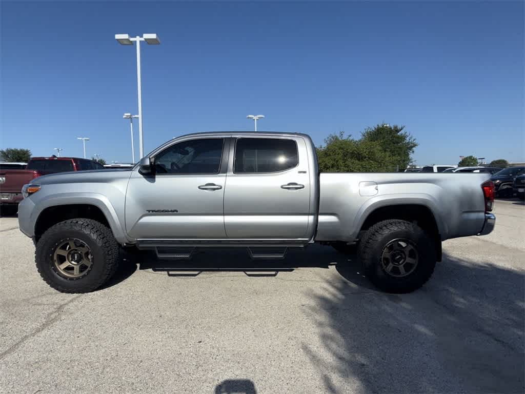 2022 Toyota Tacoma SR5 V6 photo 3