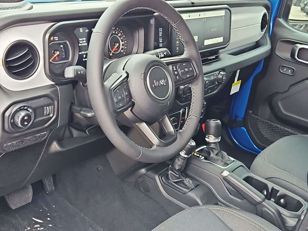 Thumbnail: 2026 Jeep Gladiator - 10
