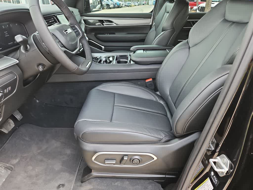 Thumbnail: 2026 Jeep Grand Wagoneer - 16