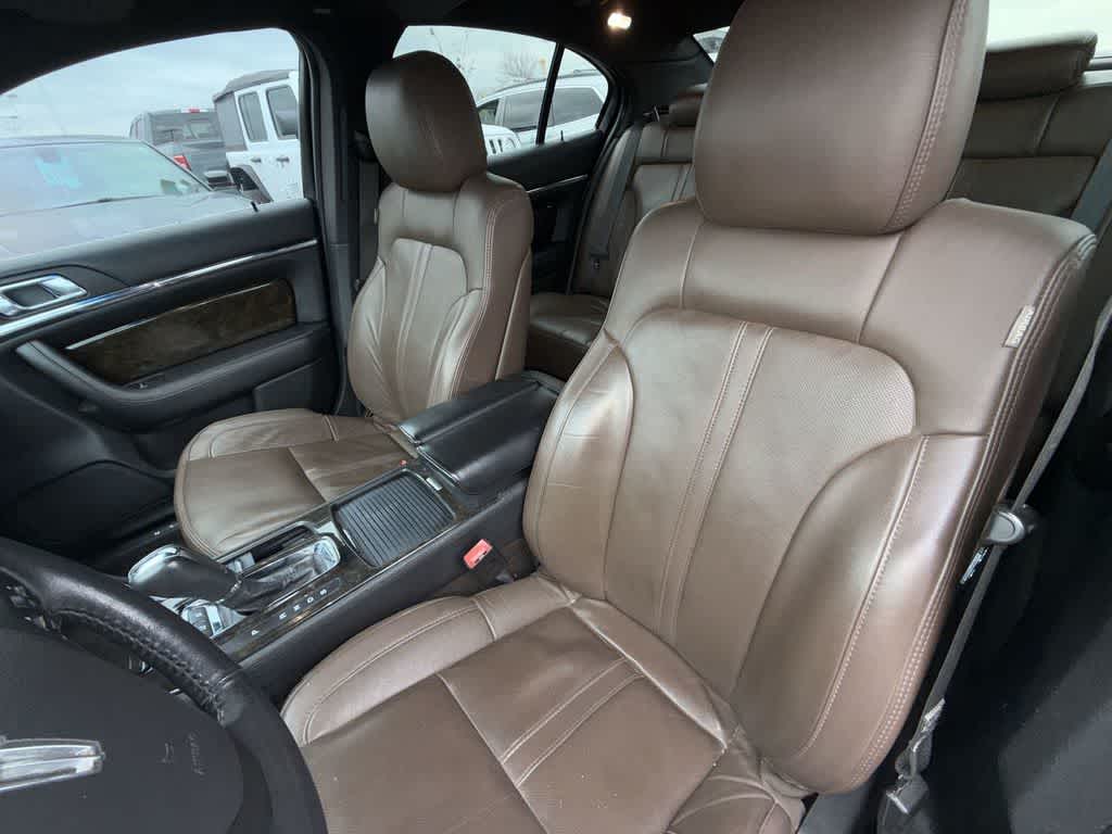 Thumbnail: 2015 Lincoln MKS - 11