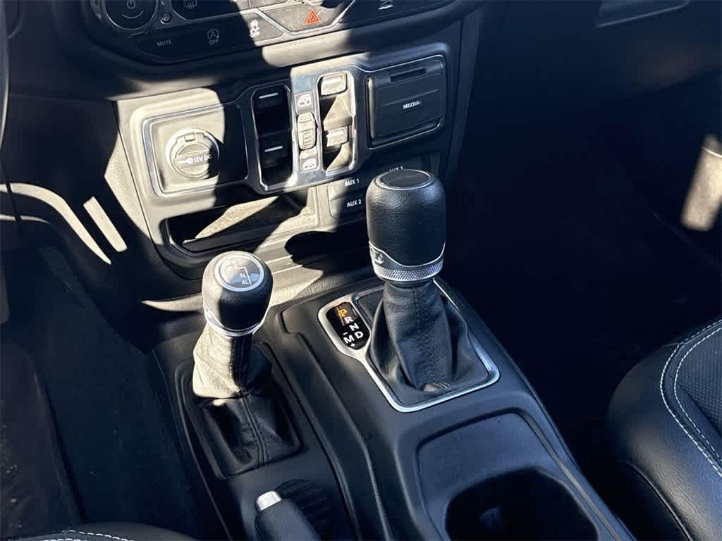 Thumbnail: 2023 Jeep Gladiator - 17