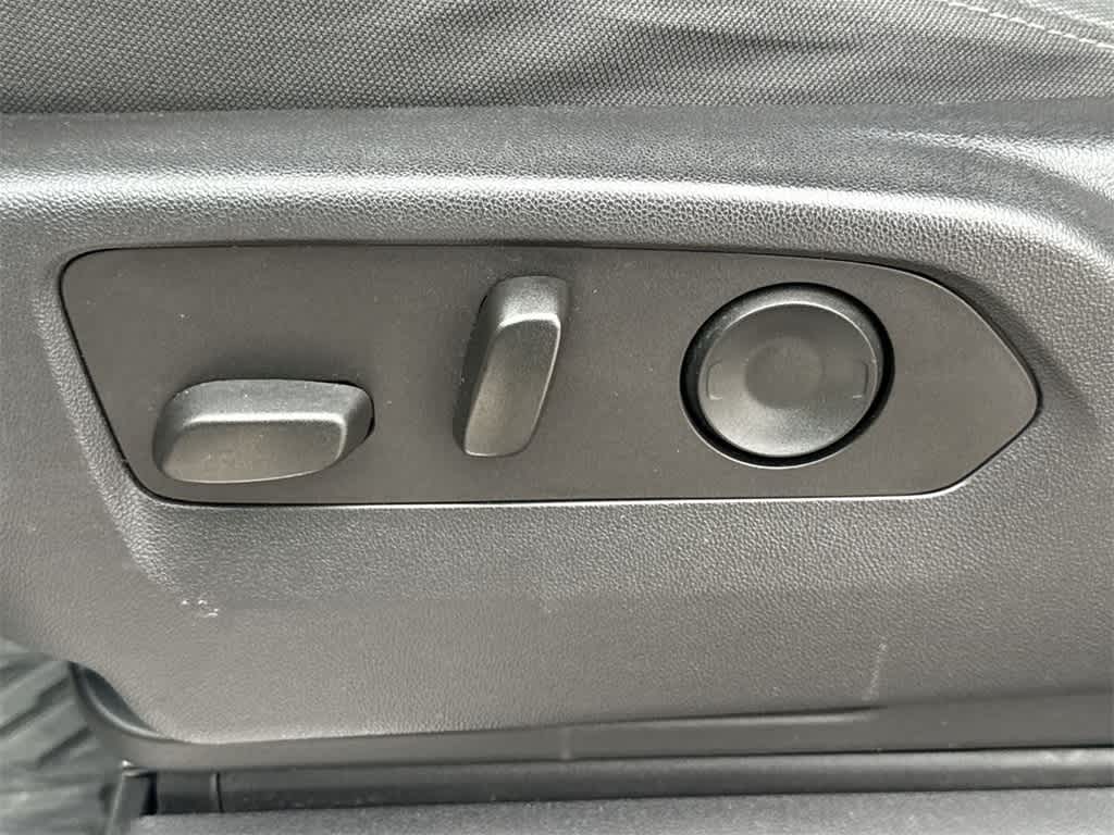 Thumbnail: 2023 Chevrolet Silverado 1500 - 24