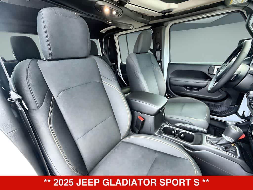 Thumbnail: 2025 Jeep Gladiator - 14