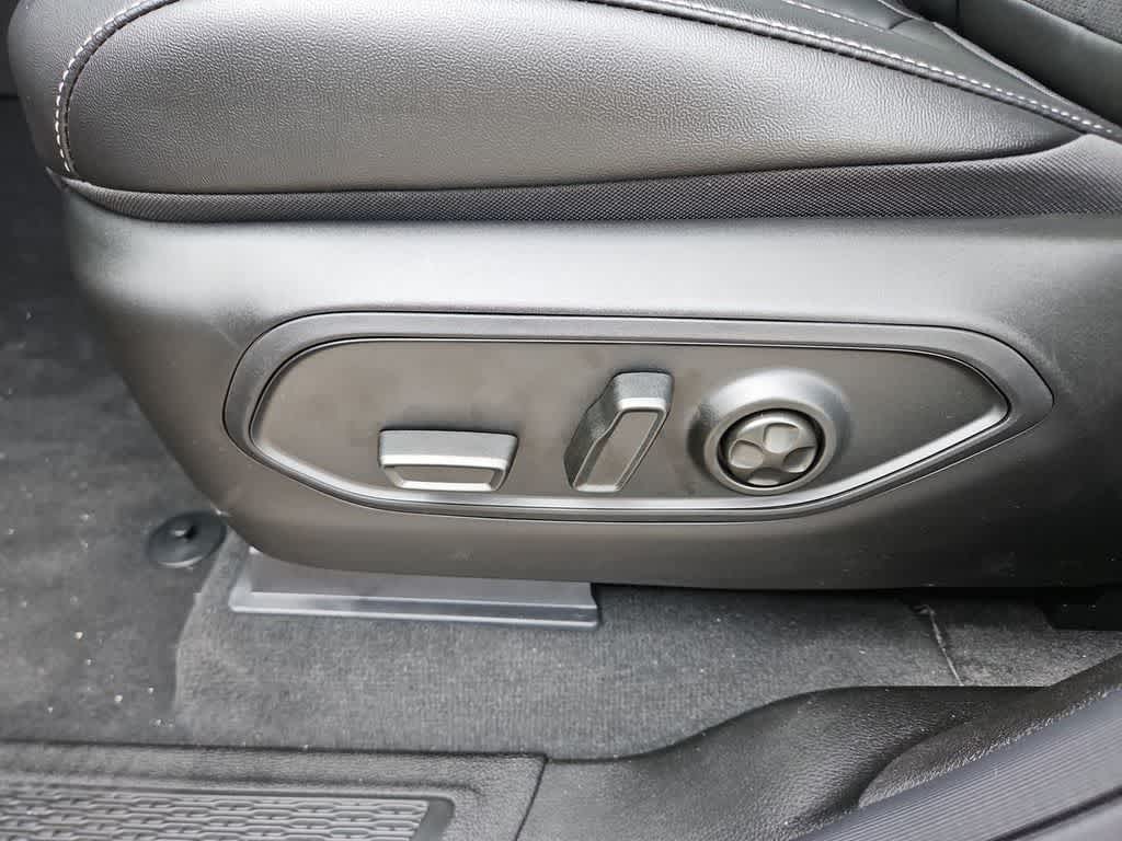 Thumbnail: 2025 Jeep Grand Cherokee L - 17