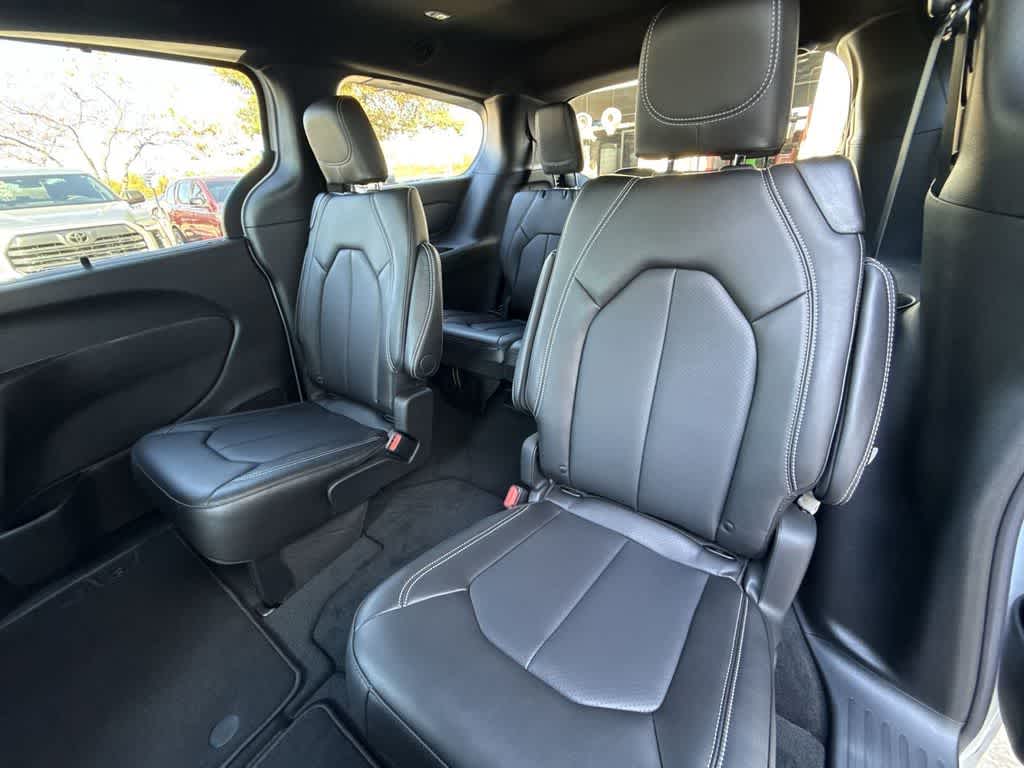 Thumbnail: 2026 Chrysler Pacifica - 11