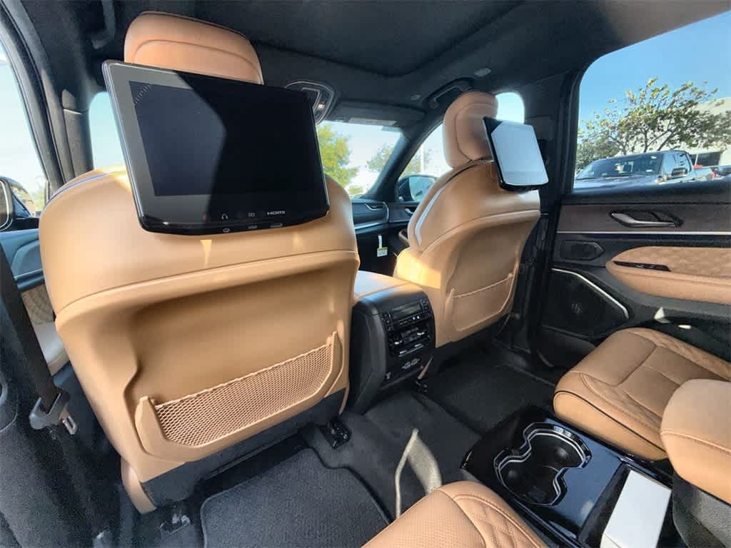 Thumbnail: 2025 Jeep Grand Cherokee L - 11