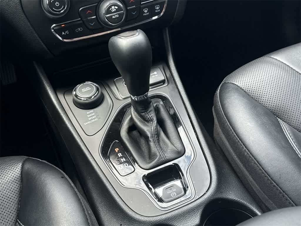 Thumbnail: 2023 Jeep Cherokee - 16
