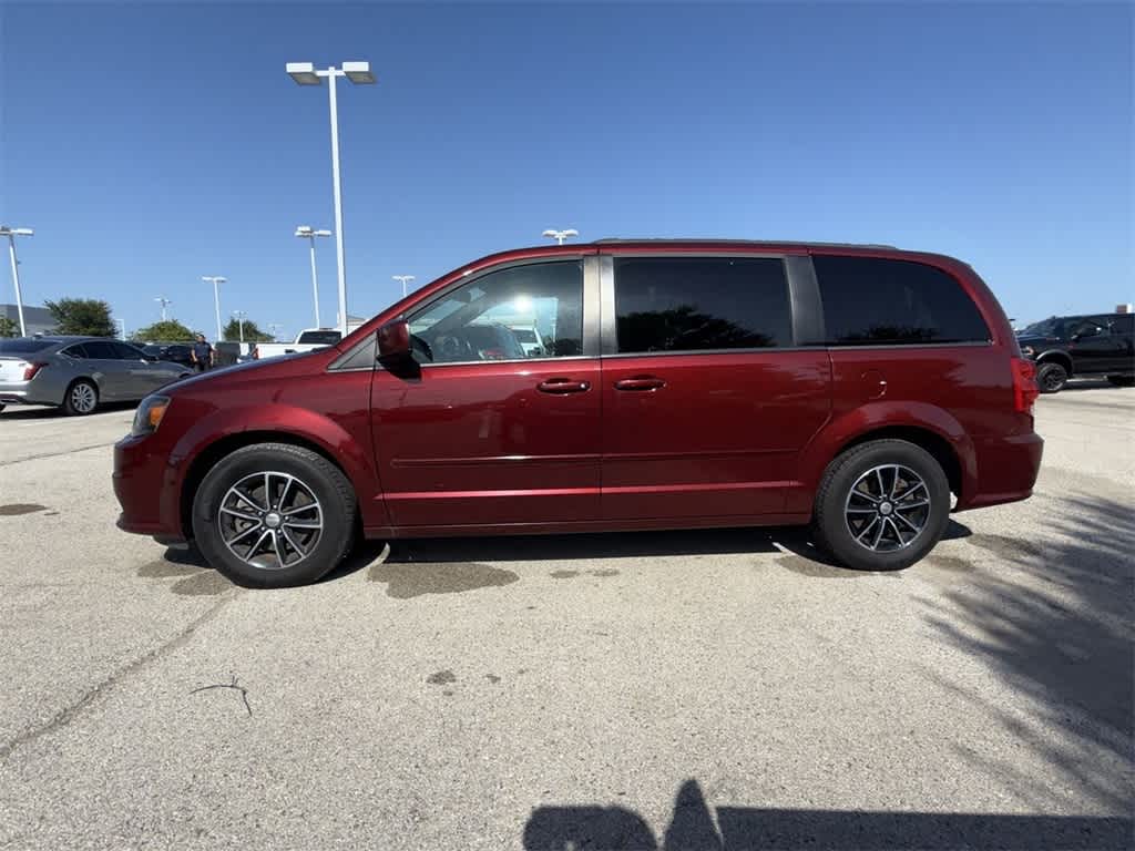 Thumbnail: 2017 Dodge Grand Caravan - 3