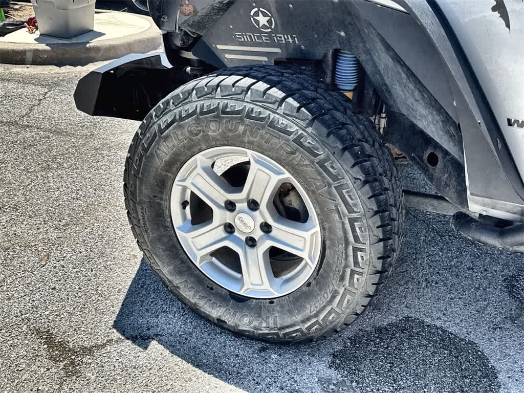 Thumbnail: 2014 Jeep Wrangler - 9