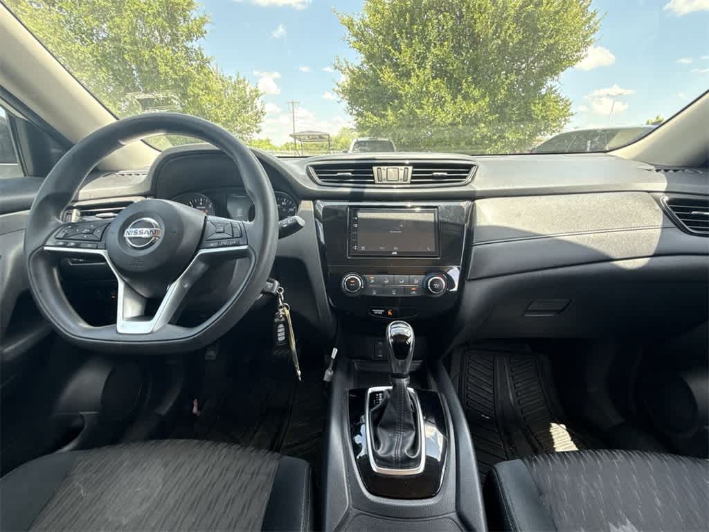 Thumbnail: 2017 Nissan Rogue - 13