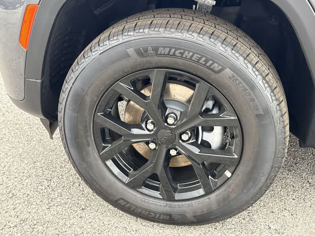 Thumbnail: 2026 Jeep Grand Cherokee - 9