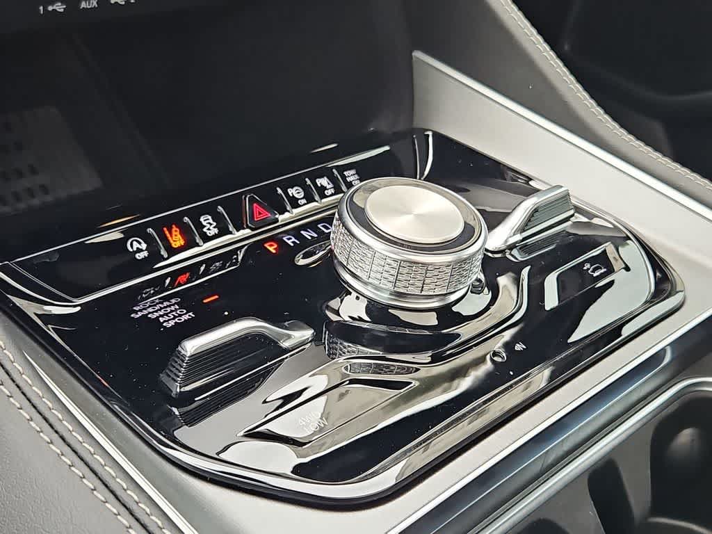 Thumbnail: 2026 Jeep Grand Wagoneer - 35