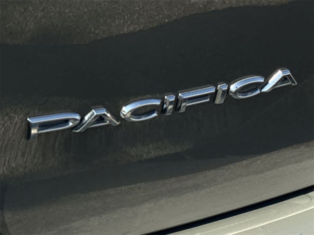 Thumbnail: 2022 Chrysler Pacifica - 7
