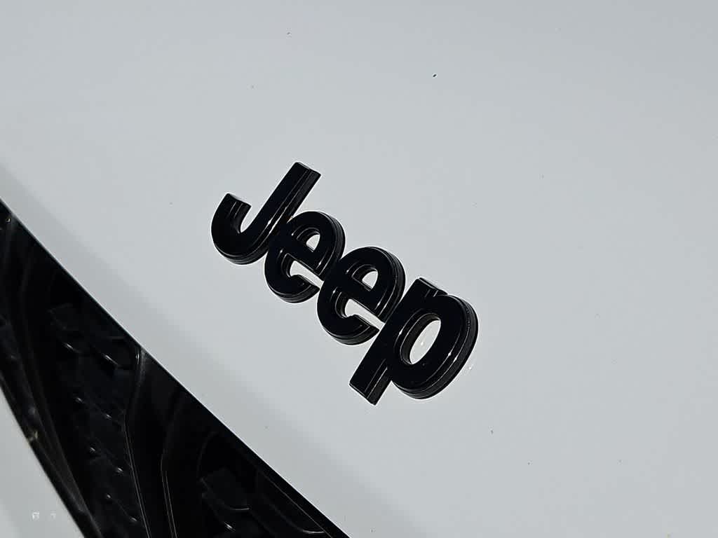 Thumbnail: 2023 Jeep Grand Cherokee - 12